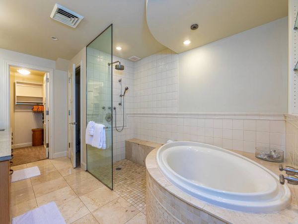 Wailea Gorgeous Three Bedroom Vacation Rental Sleeps 8