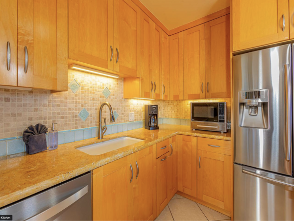 Kihei Vacation Beach Condo Two Bedrooms Sleeps Four Guests