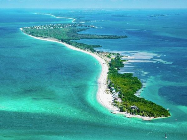 Captiva Luxury Vacation Rental Sleeps Eight Guests