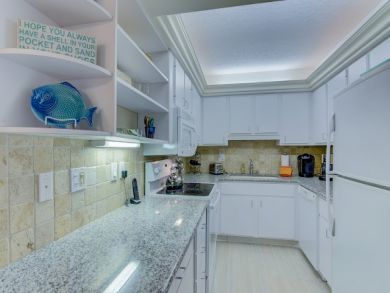 Siesta Key Updated 2 Bedroom Vacation Condo Sleeps Five