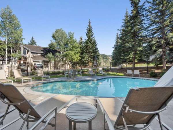 Luxury Mountain Townhome Three Bedrooms Plus a Loft