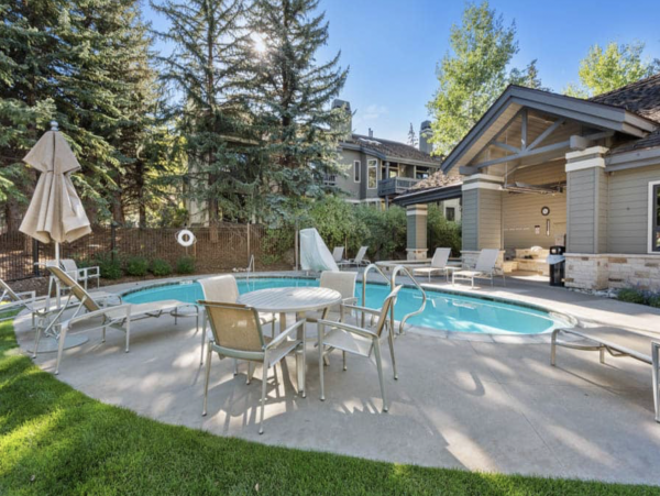 Luxury Mountain Townhome Three Bedrooms Plus a Loft