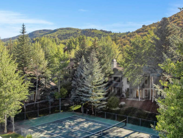 Luxury Mountain Townhome Three Bedrooms Plus a Loft