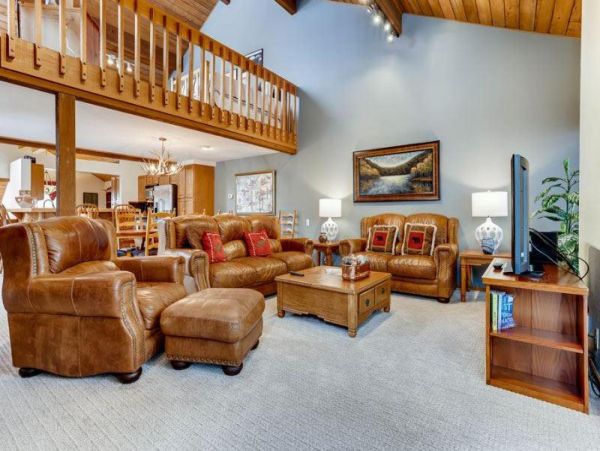 Mountain Retreat with 3 Bedrooms in Avon