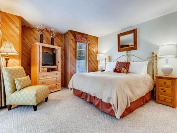 Mountain Retreat with 3 Bedrooms in Avon