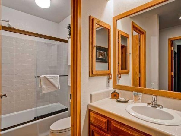 Mountain Retreat with 3 Bedrooms in Avon