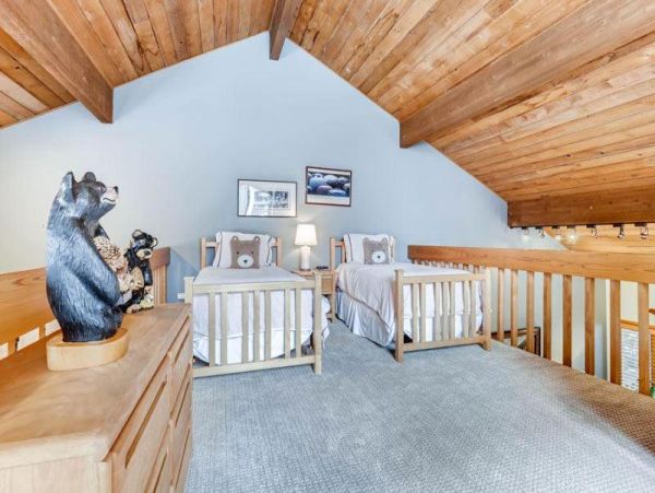 Mountain Retreat with 3 Bedrooms in Avon
