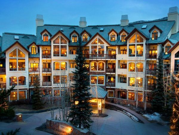 Top Floor Ski in Ski out residence in Village