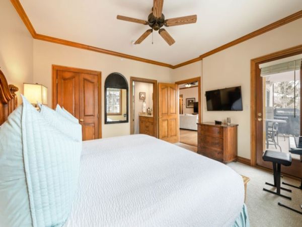 Cozy Beaver Creek Retreat: Fireplace, Views & Shuttle Acces