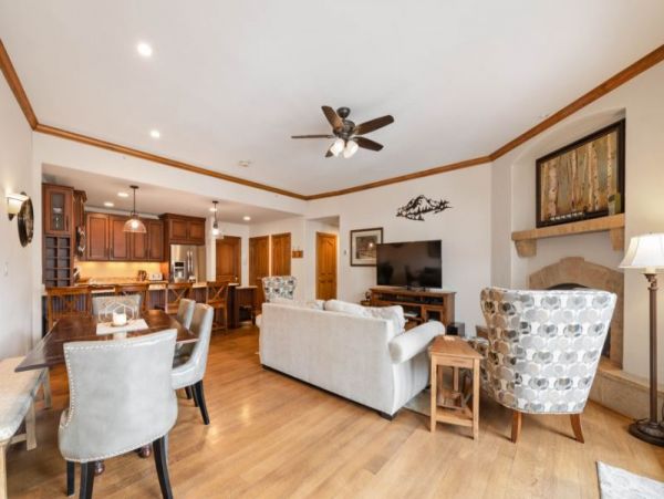 Cozy Beaver Creek Retreat: Fireplace, Views & Shuttle Acces