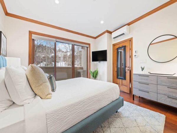 Ski in Ski out  Luxury Accommodation Beaver Creek