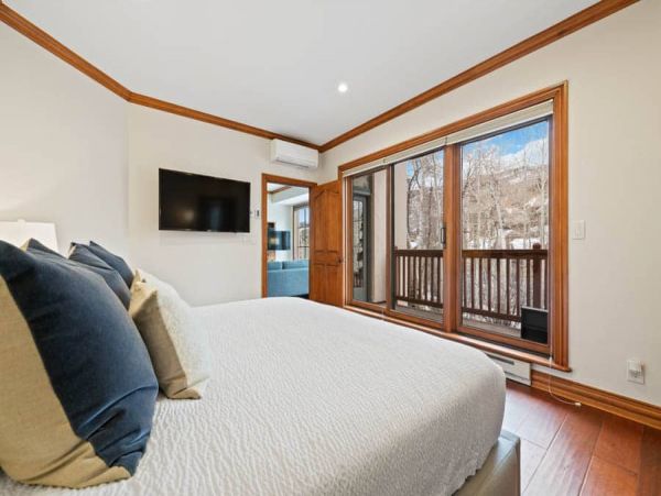 Ski in Ski out  Luxury Accommodation Beaver Creek
