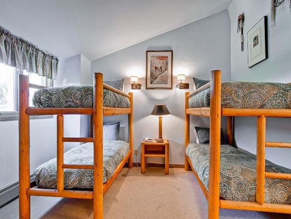 Unique Fifth Floor Corner Unit on the Slopes!