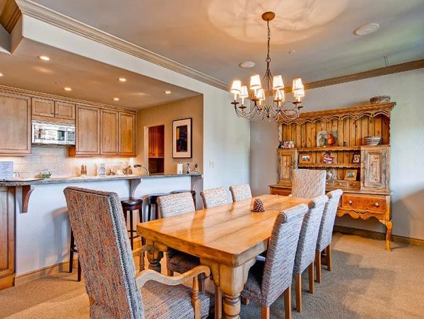 Unique Fifth Floor Corner Unit on the Slopes!