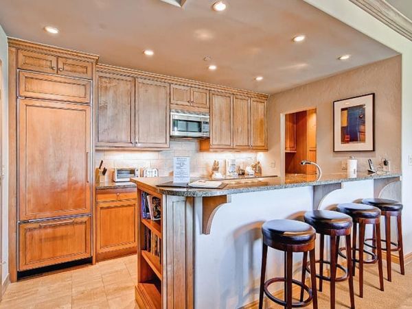 Unique Fifth Floor Corner Unit on the Slopes!