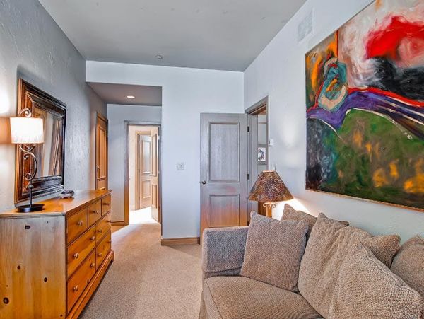 Unique Fifth Floor Corner Unit on the Slopes!