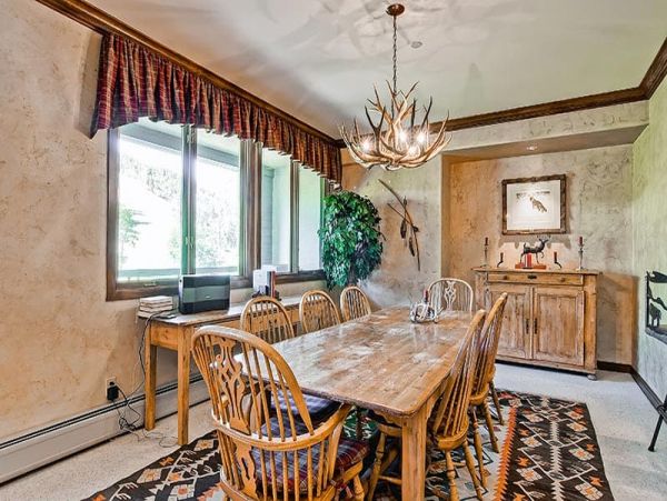 Spacious and chic home with EXCELLENT SKI ACCESS