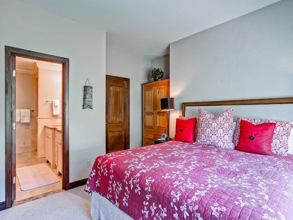 Spacious and chic home with EXCELLENT SKI ACCESS