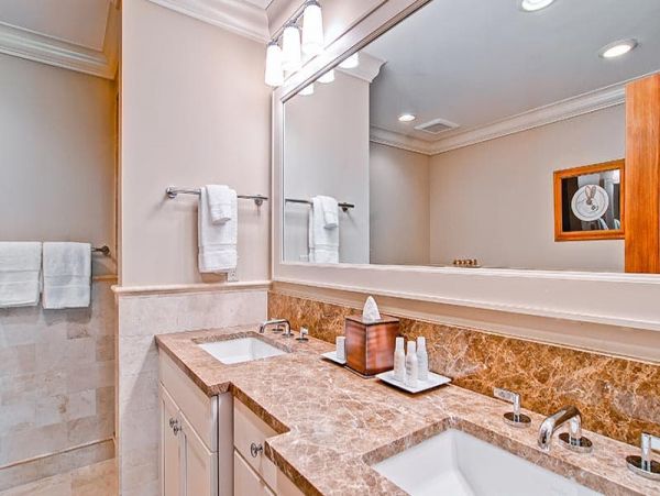Spacious and chic home with EXCELLENT SKI ACCESS