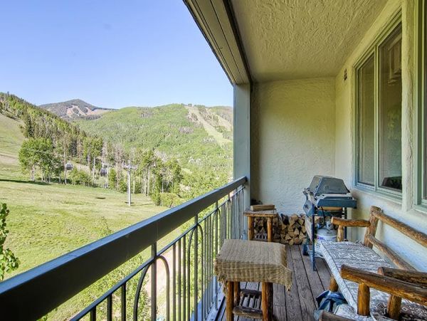Spacious and chic home with EXCELLENT SKI ACCESS