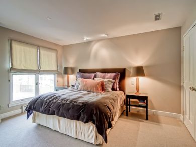 Four Bedroom Townhome with Views of Slopes!