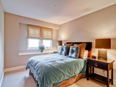 Four Bedroom Townhome with Views of Slopes!