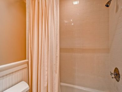 Four Bedroom Townhome with Views of Slopes!