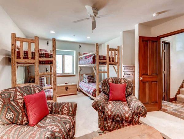 Multi Level Townhome with Views of Slopes