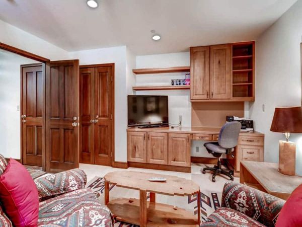 Multi Level Townhome with Views of Slopes