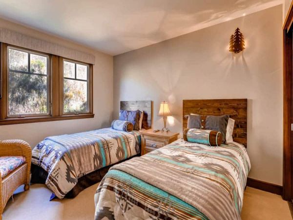 Multi Level Townhome with Views of Slopes