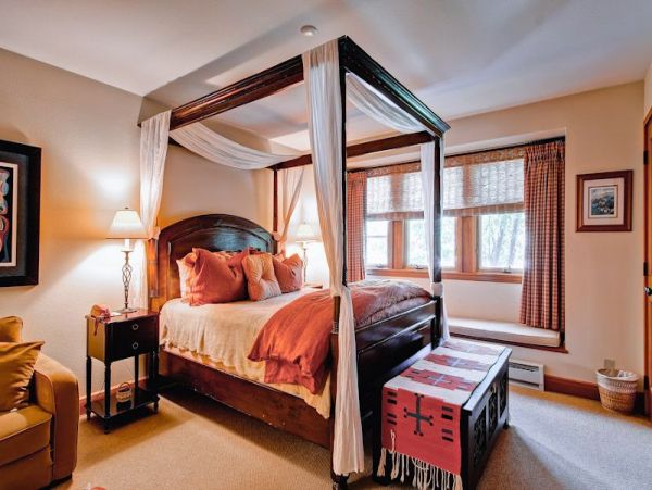 Beaver Creek Four Bedroom Vacation Townhome Walk to Lifts