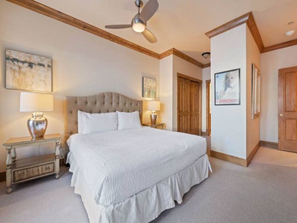 Ski in Ski out Townhome and Walk to Village