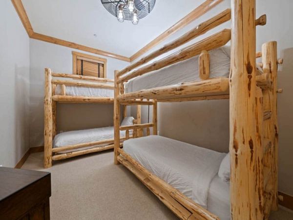 Ski in Ski out Townhome and Walk to Village