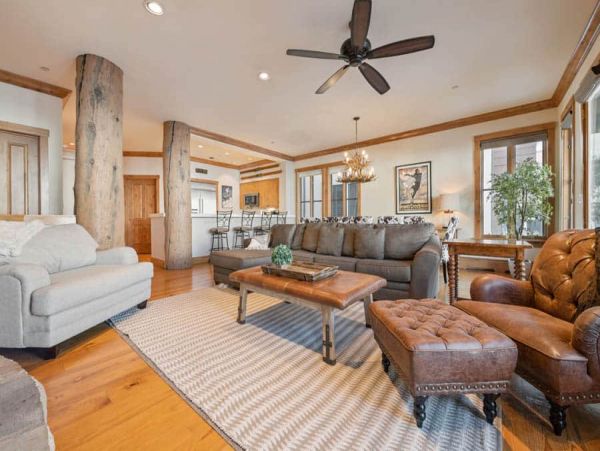 Ski in Ski out Townhome and Walk to Village