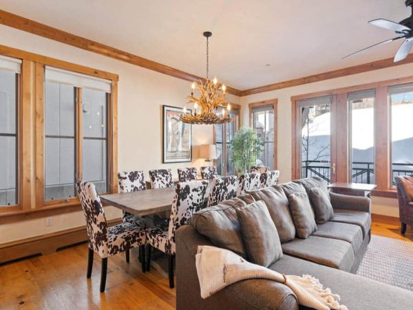 Ski in Ski out Townhome and Walk to Village