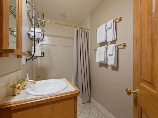 Ski in Ski out Townhome and Walk to Village