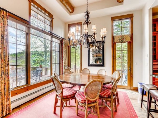 Bachelor Gulch Ski in Ski Out 50 yards from Door