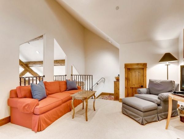 Bachelor Gulch Ski in Ski Out 50 yards from Door