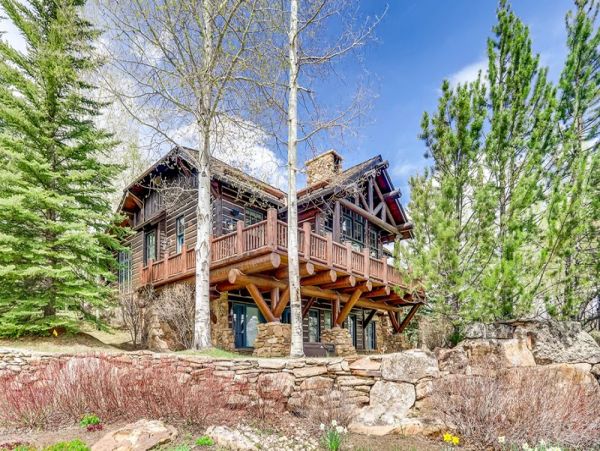 Bachelor Gulch Ski in Ski Out 50 yards from Door