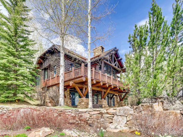 Bachelor Gulch Ski in Ski Out 50 yards from Door