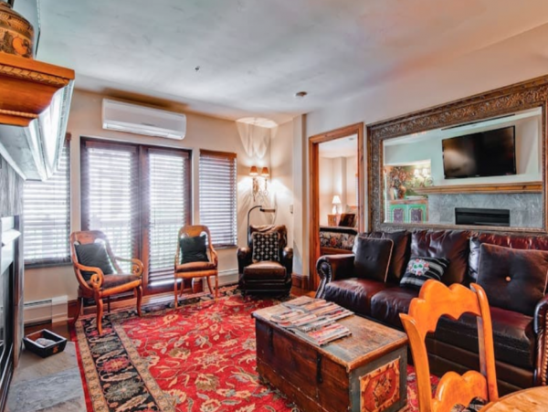 Beaver Creek Village One bedroom plus Den sleeps 6
