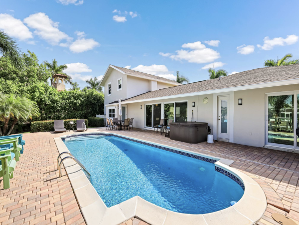 Canal Front 4 Bedroom Vacation Home Sleeps 10 Marco Island - additional view, photo 2
