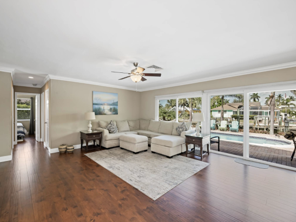 Canal Front 4 Bedroom Vacation Home Sleeps 10 Marco Island - additional view, photo 3