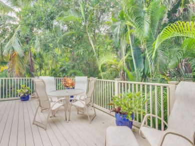 Lush Paradise: Cozy Captiva Home 3 Bedrooms Short Walk to Beach Lush Paradise: Cozy Captiva Home 3 Bedrooms Short Walk to Beach