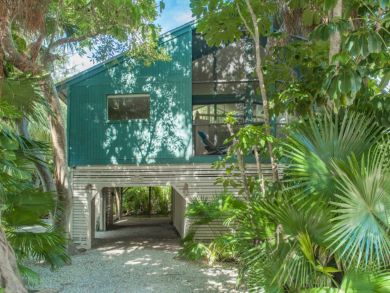 Lush Paradise: Cozy Captiva Home 3 Bedrooms Short Walk to Beach Lush Paradise: Cozy Captiva Home 3 Bedrooms Short Walk to Beach