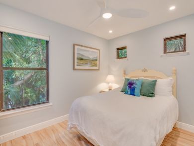 Lush Paradise: Cozy Captiva Home 3 Bedrooms Short Walk to Beach Lush Paradise: Cozy Captiva Home 3 Bedrooms Short Walk to Beach