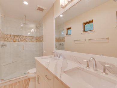 Lush Paradise: Cozy Captiva Home 3 Bedrooms Short Walk to Beach