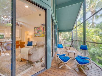 Lush Paradise: Cozy Captiva Home 3 Bedrooms Short Walk to Beach