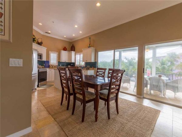 Captiva Island Luxury Vacation Home Walk to Beach