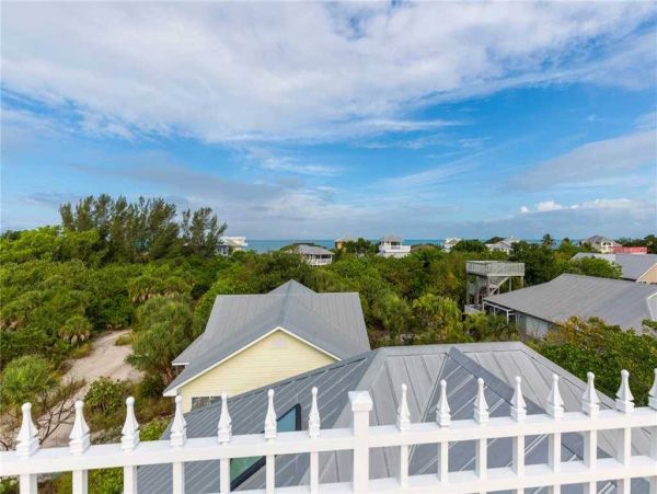 Captiva Island Luxury Vacation Home Walk to Beach